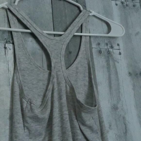Old Navy | Women's Active Go Dry Fitted Tank Top - Picture 8 of 10